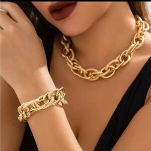 Maison Gold Link Chain Jewelry Set